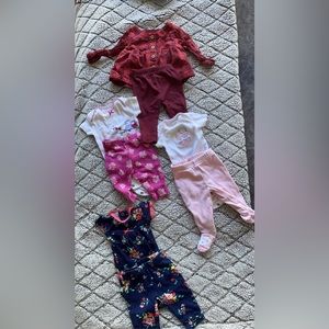 5 newborn outfits for baby girl all in really good condition
